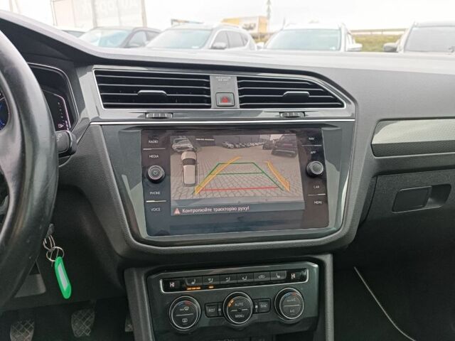 Черный Фольксваген Тигуан, объемом двигателя 2 л и пробегом 190 тыс. км за 23200 $, фото 22 на Automoto.ua