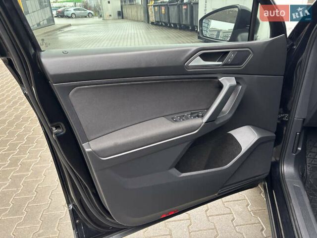 Чорний Фольксваген Тігуан, об'ємом двигуна 1.98 л та пробігом 175 тис. км за 14750 $, фото 14 на Automoto.ua