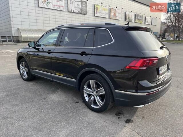 Черный Фольксваген Тигуан, объемом двигателя 2 л и пробегом 66 тыс. км за 24000 $, фото 5 на Automoto.ua