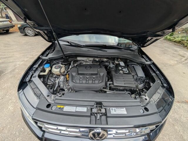 Черный Фольксваген Тигуан, объемом двигателя 2 л и пробегом 53 тыс. км за 20000 $, фото 6 на Automoto.ua