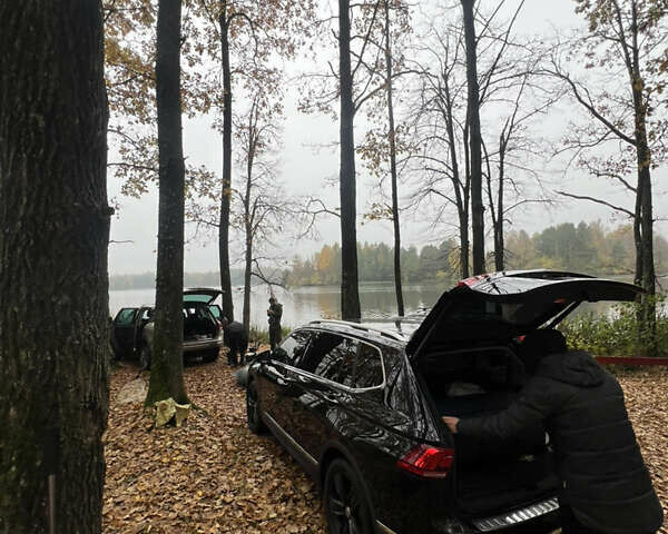 Чорний Фольксваген Тігуан, об'ємом двигуна 1.98 л та пробігом 101 тис. км за 19600 $, фото 11 на Automoto.ua