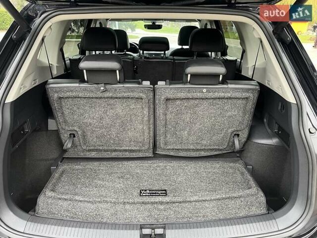 Чорний Фольксваген Тігуан, об'ємом двигуна 2 л та пробігом 124 тис. км за 19500 $, фото 47 на Automoto.ua