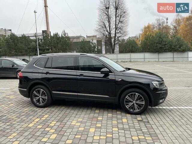 Чорний Фольксваген Тігуан, об'ємом двигуна 2 л та пробігом 124 тис. км за 19500 $, фото 17 на Automoto.ua