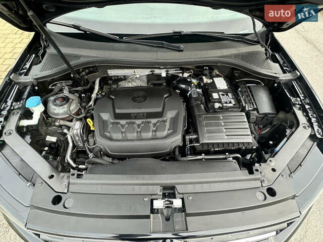 Черный Фольксваген Тигуан, объемом двигателя 2 л и пробегом 43 тыс. км за 19650 $, фото 30 на Automoto.ua