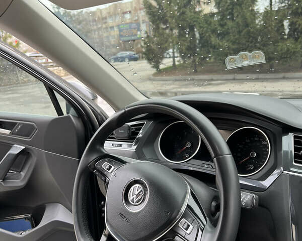 Черный Фольксваген Тигуан, объемом двигателя 2 л и пробегом 130 тыс. км за 18500 $, фото 8 на Automoto.ua