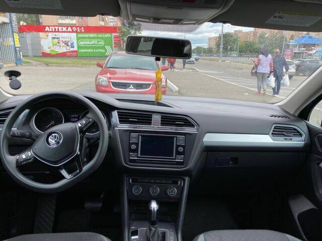 Чорний Фольксваген Тігуан, об'ємом двигуна 2 л та пробігом 66 тис. км за 19499 $, фото 6 на Automoto.ua