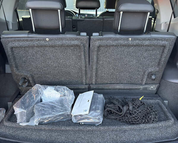 Черный Фольксваген Тигуан, объемом двигателя 2 л и пробегом 231 тыс. км за 16300 $, фото 12 на Automoto.ua