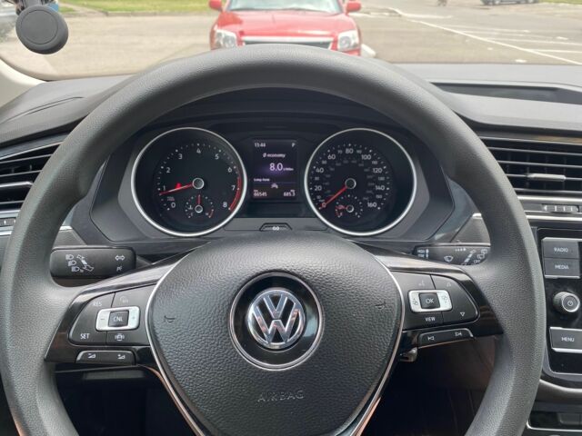 Чорний Фольксваген Тігуан, об'ємом двигуна 2 л та пробігом 66 тис. км за 19499 $, фото 9 на Automoto.ua