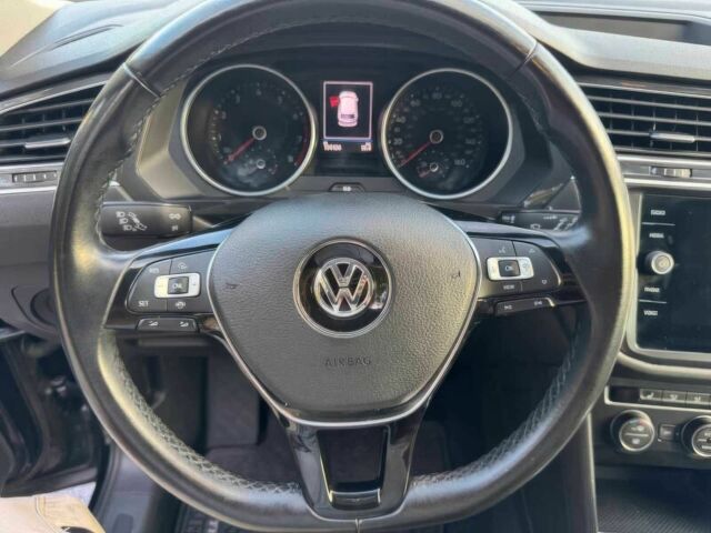 Черный Фольксваген Тигуан, объемом двигателя 2 л и пробегом 43 тыс. км за 11400 $, фото 10 на Automoto.ua