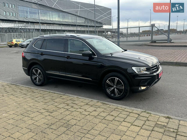 Черный Фольксваген Тигуан, объемом двигателя 2 л и пробегом 43 тыс. км за 19650 $, фото 4 на Automoto.ua