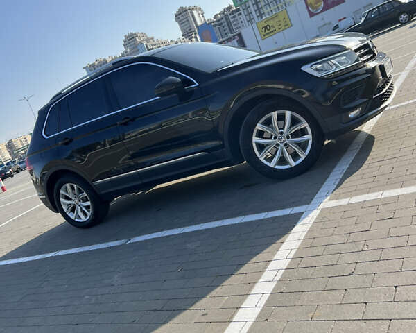 Черный Фольксваген Тигуан, объемом двигателя 2 л и пробегом 67 тыс. км за 26500 $, фото 18 на Automoto.ua
