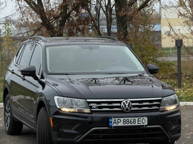 Черный Фольксваген Тигуан, объемом двигателя 2 л и пробегом 77 тыс. км за 503 $, фото 1 на Automoto.ua