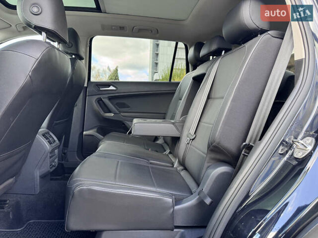 Чорний Фольксваген Тігуан, об'ємом двигуна 2 л та пробігом 109 тис. км за 18950 $, фото 21 на Automoto.ua