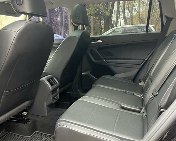 Черный Фольксваген Тигуан, объемом двигателя 1.98 л и пробегом 123 тыс. км за 18500 $, фото 17 на Automoto.ua