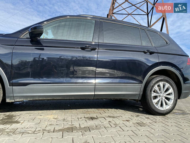 Черный Фольксваген Тигуан, объемом двигателя 2 л и пробегом 153 тыс. км за 17200 $, фото 8 на Automoto.ua