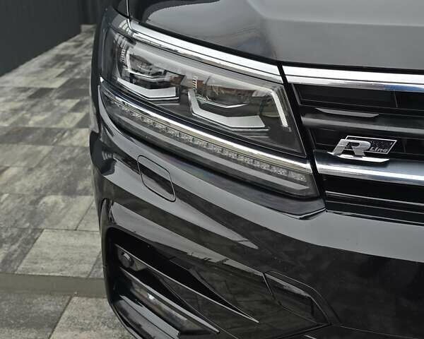 Черный Фольксваген Тигуан, объемом двигателя 2 л и пробегом 199 тыс. км за 31000 $, фото 31 на Automoto.ua