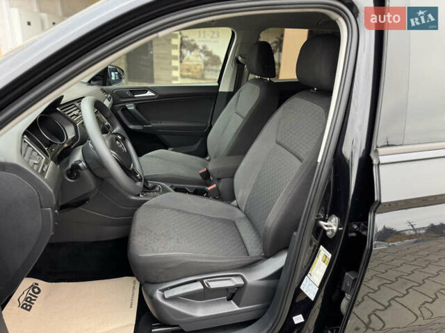 Черный Фольксваген Тигуан, объемом двигателя 2 л и пробегом 232 тыс. км за 14300 $, фото 18 на Automoto.ua