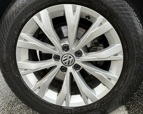 Черный Фольксваген Тигуан, объемом двигателя 1.97 л и пробегом 91 тыс. км за 30000 $, фото 4 на Automoto.ua