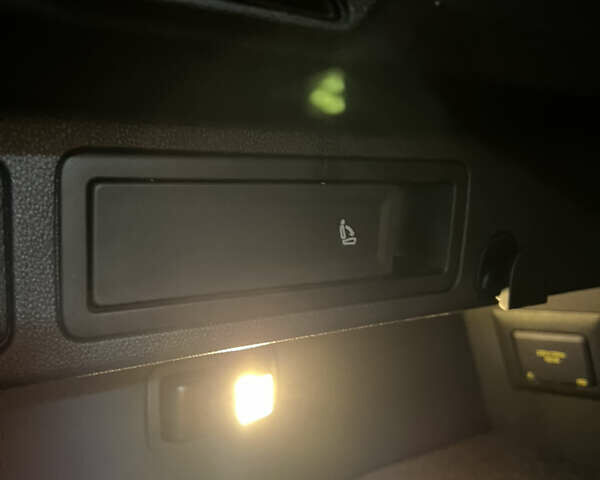 Черный Фольксваген Тигуан, объемом двигателя 1.98 л и пробегом 65 тыс. км за 41500 $, фото 22 на Automoto.ua