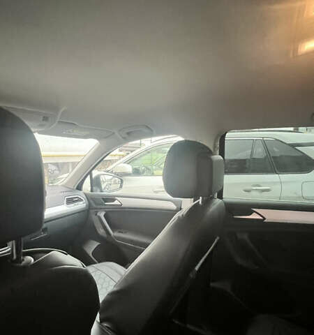 Черный Фольксваген Тигуан, объемом двигателя 1.97 л и пробегом 208 тыс. км за 27500 $, фото 6 на Automoto.ua