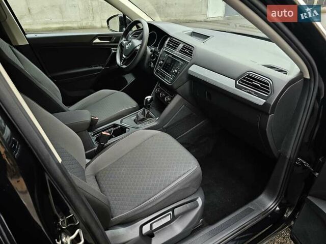 Черный Фольксваген Тигуан, объемом двигателя 2 л и пробегом 106 тыс. км за 18999 $, фото 37 на Automoto.ua