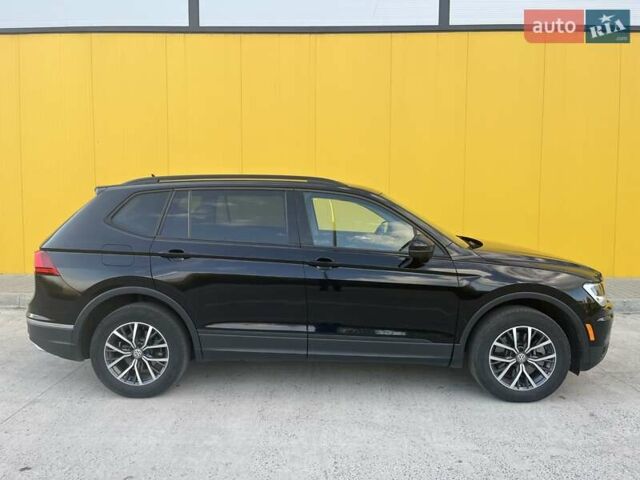 Черный Фольксваген Тигуан, объемом двигателя 2 л и пробегом 48 тыс. км за 20800 $, фото 4 на Automoto.ua