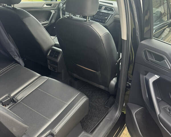 Чорний Фольксваген Тігуан, об'ємом двигуна 1.98 л та пробігом 60 тис. км за 23500 $, фото 7 на Automoto.ua