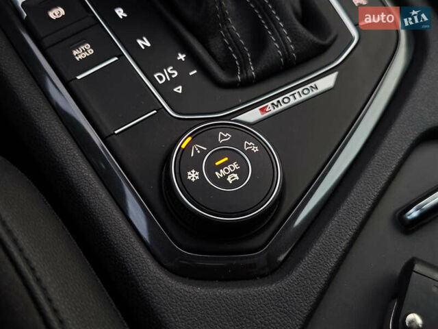 Черный Фольксваген Тигуан, объемом двигателя 2 л и пробегом 177 тыс. км за 32999 $, фото 54 на Automoto.ua