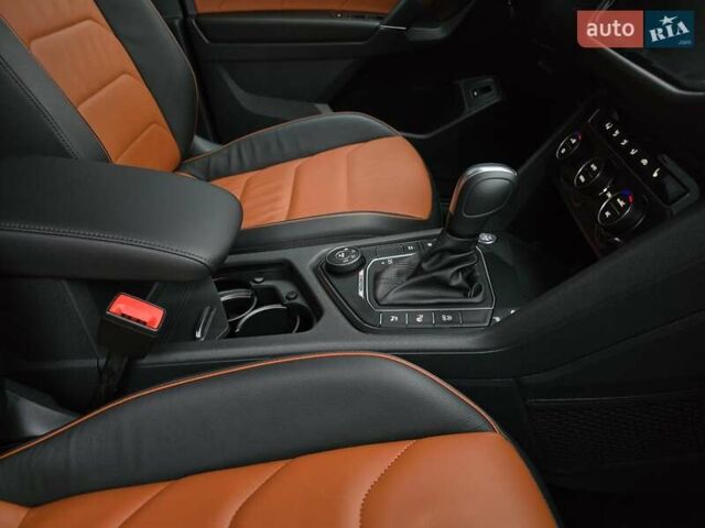 Черный Фольксваген Тигуан, объемом двигателя 2 л и пробегом 199 тыс. км за 31000 $, фото 89 на Automoto.ua