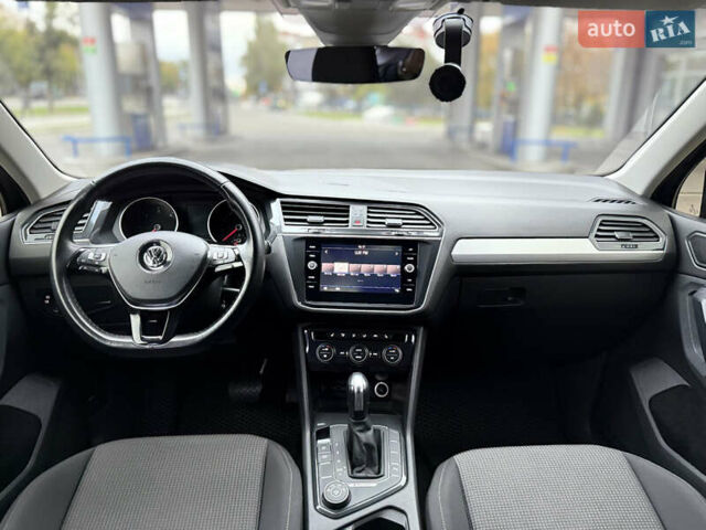 Черный Фольксваген Тигуан, объемом двигателя 1.97 л и пробегом 61 тыс. км за 26999 $, фото 10 на Automoto.ua