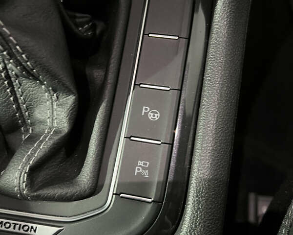 Черный Фольксваген Тигуан, объемом двигателя 1.98 л и пробегом 65 тыс. км за 41500 $, фото 27 на Automoto.ua