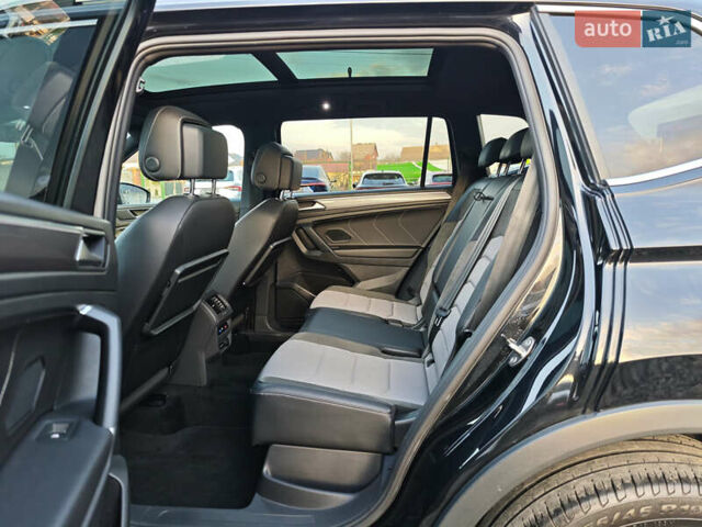 Черный Фольксваген Тигуан, объемом двигателя 2 л и пробегом 177 тыс. км за 32999 $, фото 56 на Automoto.ua