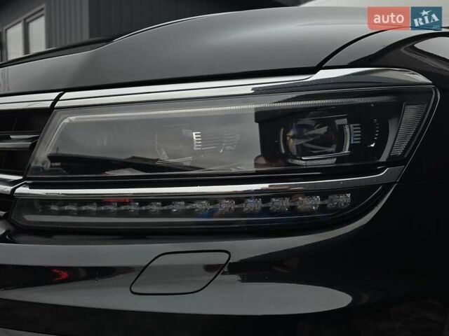 Черный Фольксваген Тигуан, объемом двигателя 2 л и пробегом 199 тыс. км за 31000 $, фото 29 на Automoto.ua