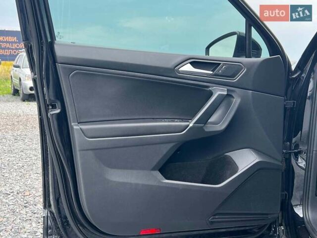 Черный Фольксваген Тигуан, объемом двигателя 2 л и пробегом 168 тыс. км за 17440 $, фото 8 на Automoto.ua