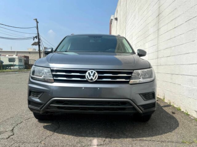 Черный Фольксваген Тигуан, объемом двигателя 2 л и пробегом 41 тыс. км за 4950 $, фото 1 на Automoto.ua