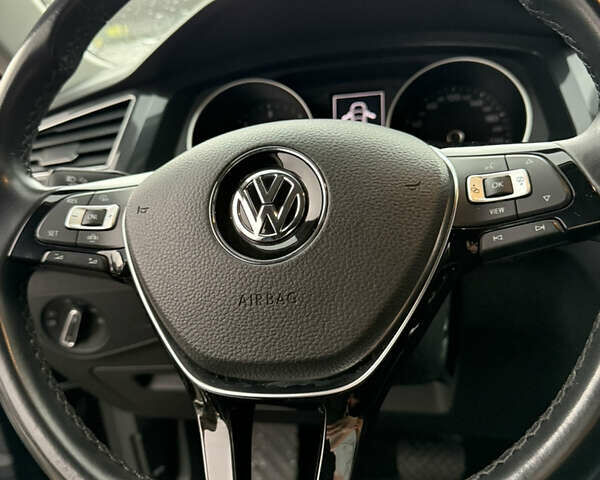 Черный Фольксваген Тигуан, объемом двигателя 1.97 л и пробегом 91 тыс. км за 30000 $, фото 6 на Automoto.ua