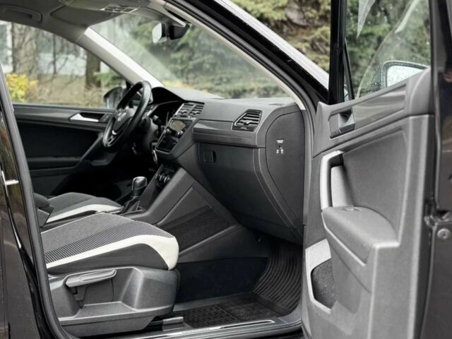 Чорний Фольксваген Тігуан, об'ємом двигуна 2 л та пробігом 134 тис. км за 22000 $, фото 8 на Automoto.ua