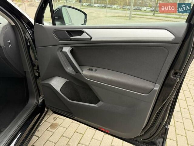 Чорний Фольксваген Тігуан, об'ємом двигуна 2 л та пробігом 228 тис. км за 26900 $, фото 43 на Automoto.ua
