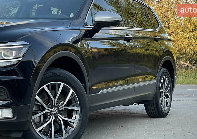 Черный Фольксваген Тигуан, объемом двигателя 2 л и пробегом 170 тыс. км за 18799 $, фото 5 на Automoto.ua