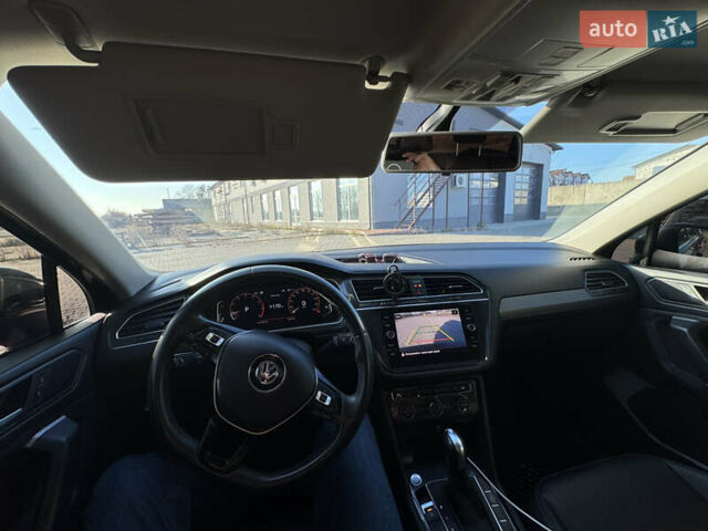 Черный Фольксваген Тигуан, объемом двигателя 2 л и пробегом 160 тыс. км за 21000 $, фото 8 на Automoto.ua