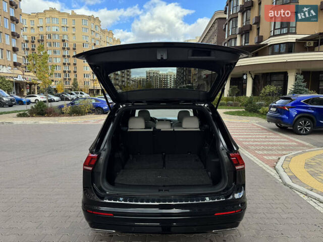 Черный Фольксваген Тигуан, объемом двигателя 2 л и пробегом 93 тыс. км за 23000 $, фото 19 на Automoto.ua