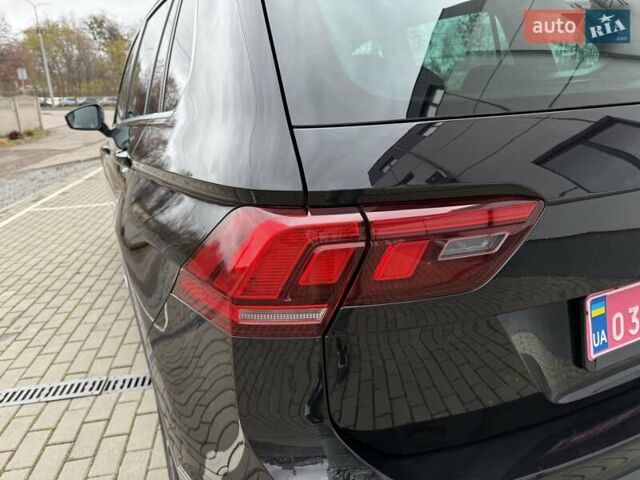 Чорний Фольксваген Тігуан, об'ємом двигуна 2 л та пробігом 228 тис. км за 26900 $, фото 9 на Automoto.ua