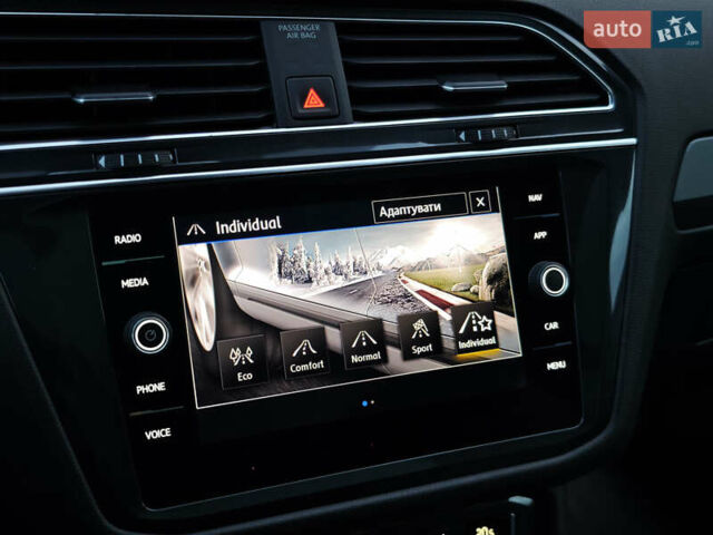 Черный Фольксваген Тигуан, объемом двигателя 2 л и пробегом 177 тыс. км за 32999 $, фото 42 на Automoto.ua