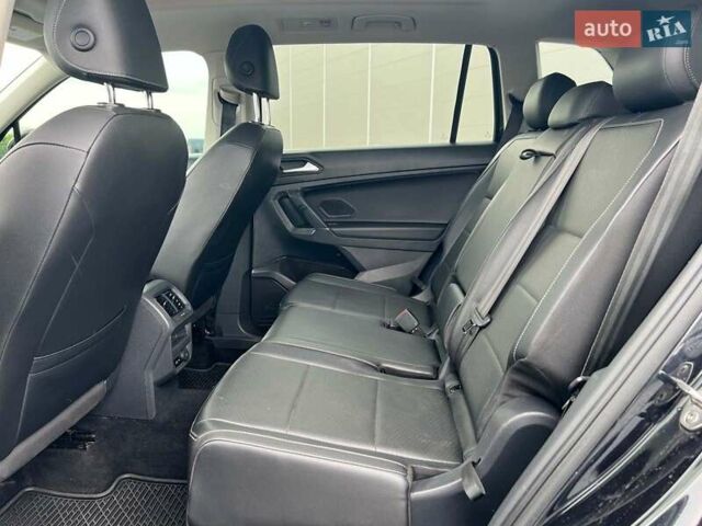 Черный Фольксваген Тигуан, объемом двигателя 2 л и пробегом 168 тыс. км за 17440 $, фото 22 на Automoto.ua