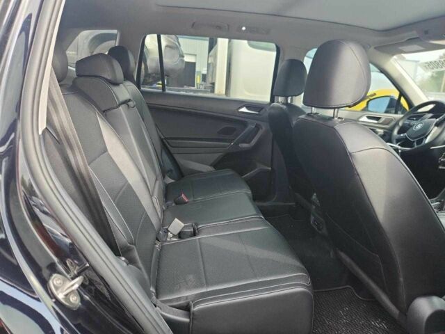 Чорний Фольксваген Тігуан, об'ємом двигуна 2 л та пробігом 80 тис. км за 4000 $, фото 10 на Automoto.ua