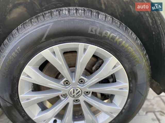 Черный Фольксваген Тигуан, объемом двигателя 2 л и пробегом 153 тыс. км за 17200 $, фото 10 на Automoto.ua