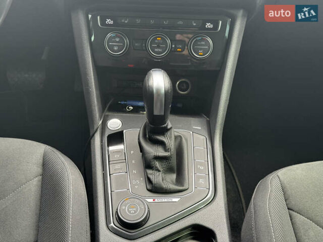 Чорний Фольксваген Тігуан, об'ємом двигуна 1.97 л та пробігом 115 тис. км за 31000 $, фото 9 на Automoto.ua