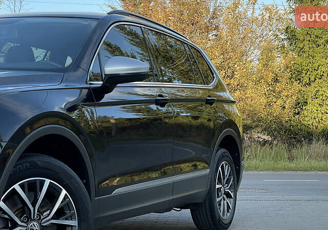 Черный Фольксваген Тигуан, объемом двигателя 2 л и пробегом 170 тыс. км за 18799 $, фото 7 на Automoto.ua