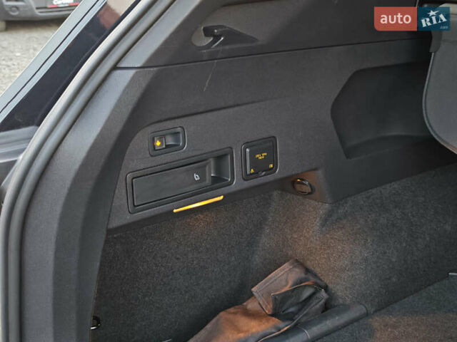 Черный Фольксваген Тигуан, объемом двигателя 2 л и пробегом 177 тыс. км за 32999 $, фото 60 на Automoto.ua