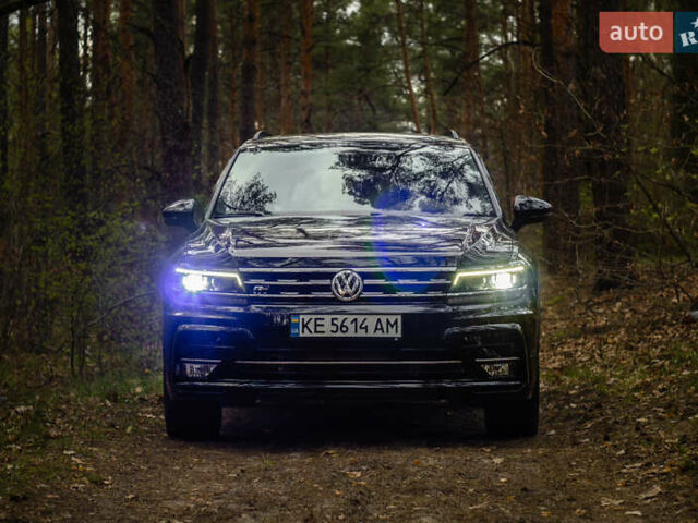 Чорний Фольксваген Тігуан, об'ємом двигуна 2 л та пробігом 53 тис. км за 21900 $, фото 4 на Automoto.ua